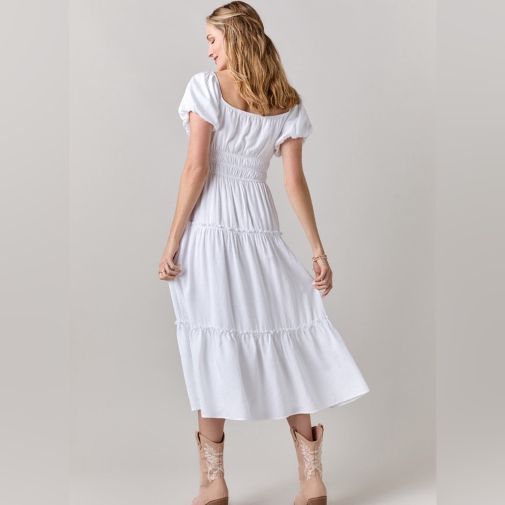 Puff Sleeve Tiered Midi Dress. Size SM
